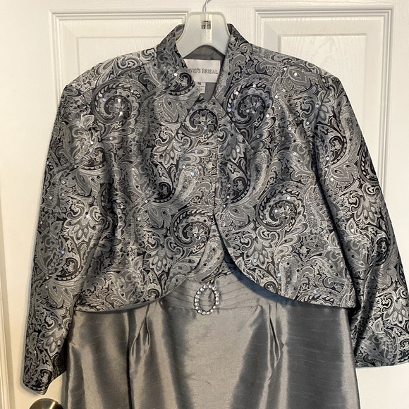 EUC David’s Bridal Mothers Dress - Picture 2 of 9